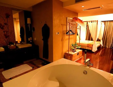 扬州养生会所的黄昏恋：当爱情遇上八十岁